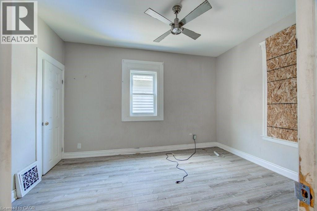 381 PIERRE Avenue - 8