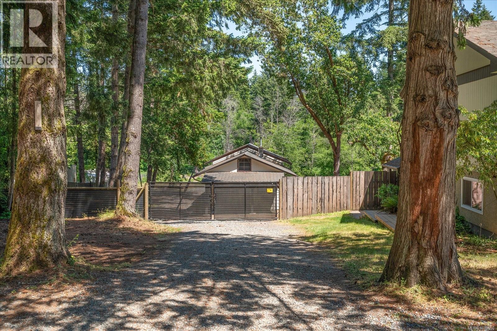 8959 Chemainus Rd - 36
