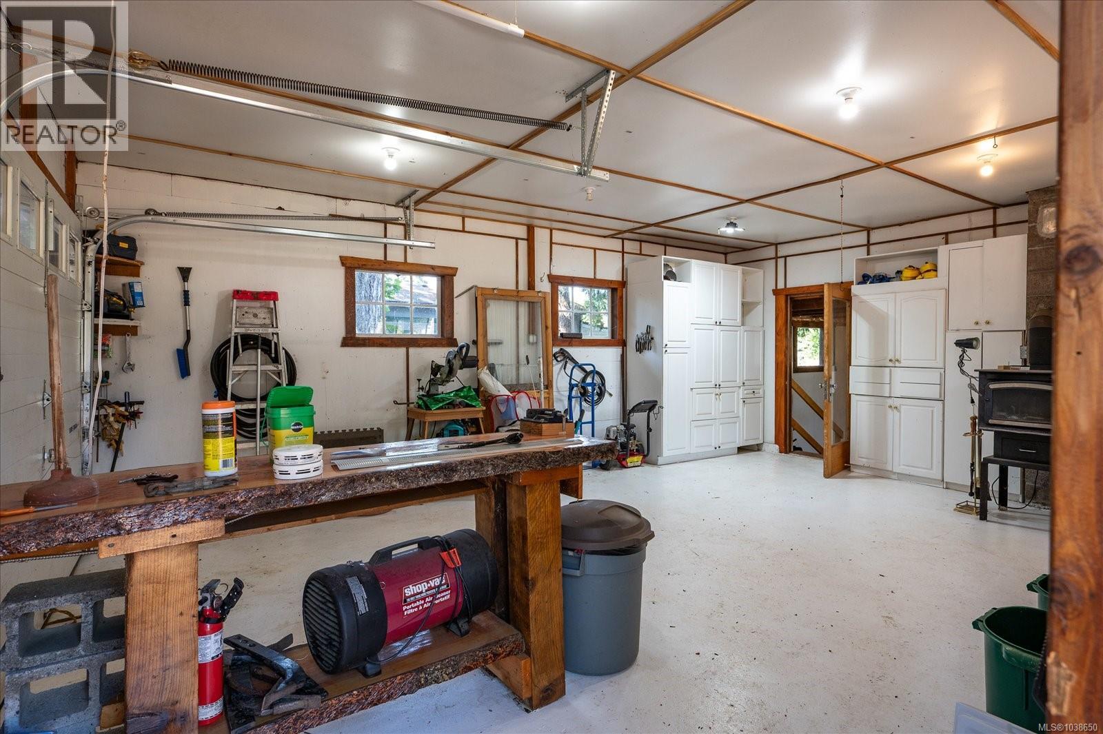 8959 Chemainus Rd - 40