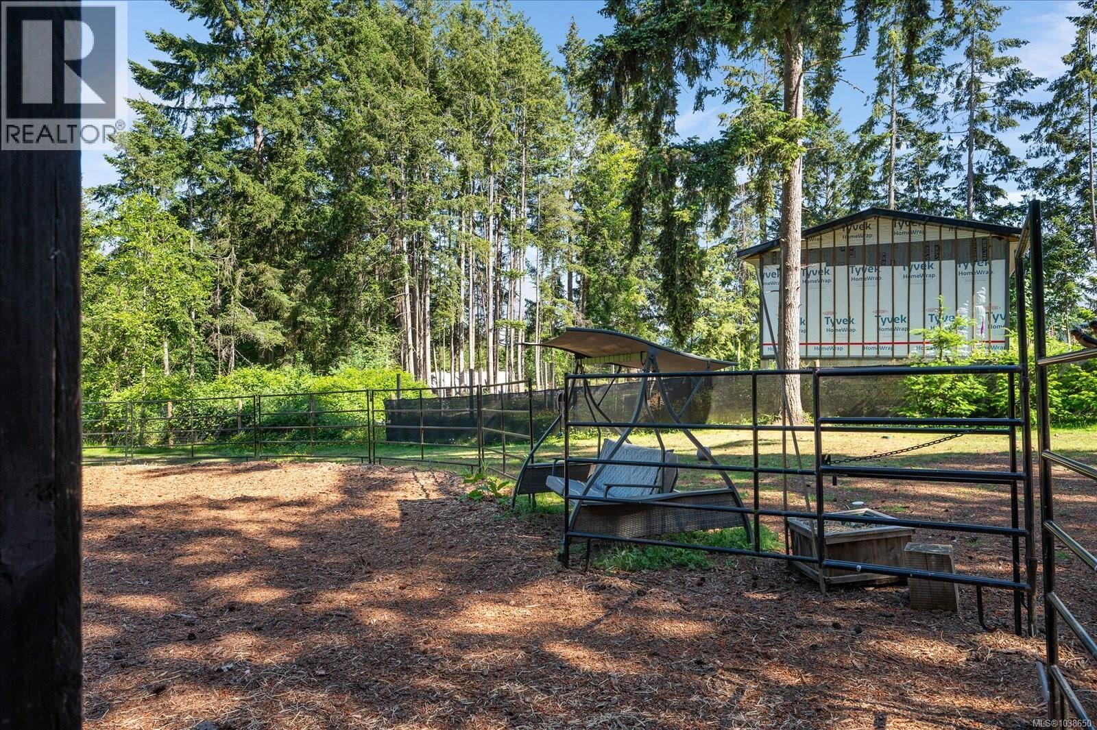 8959 Chemainus Rd - 54