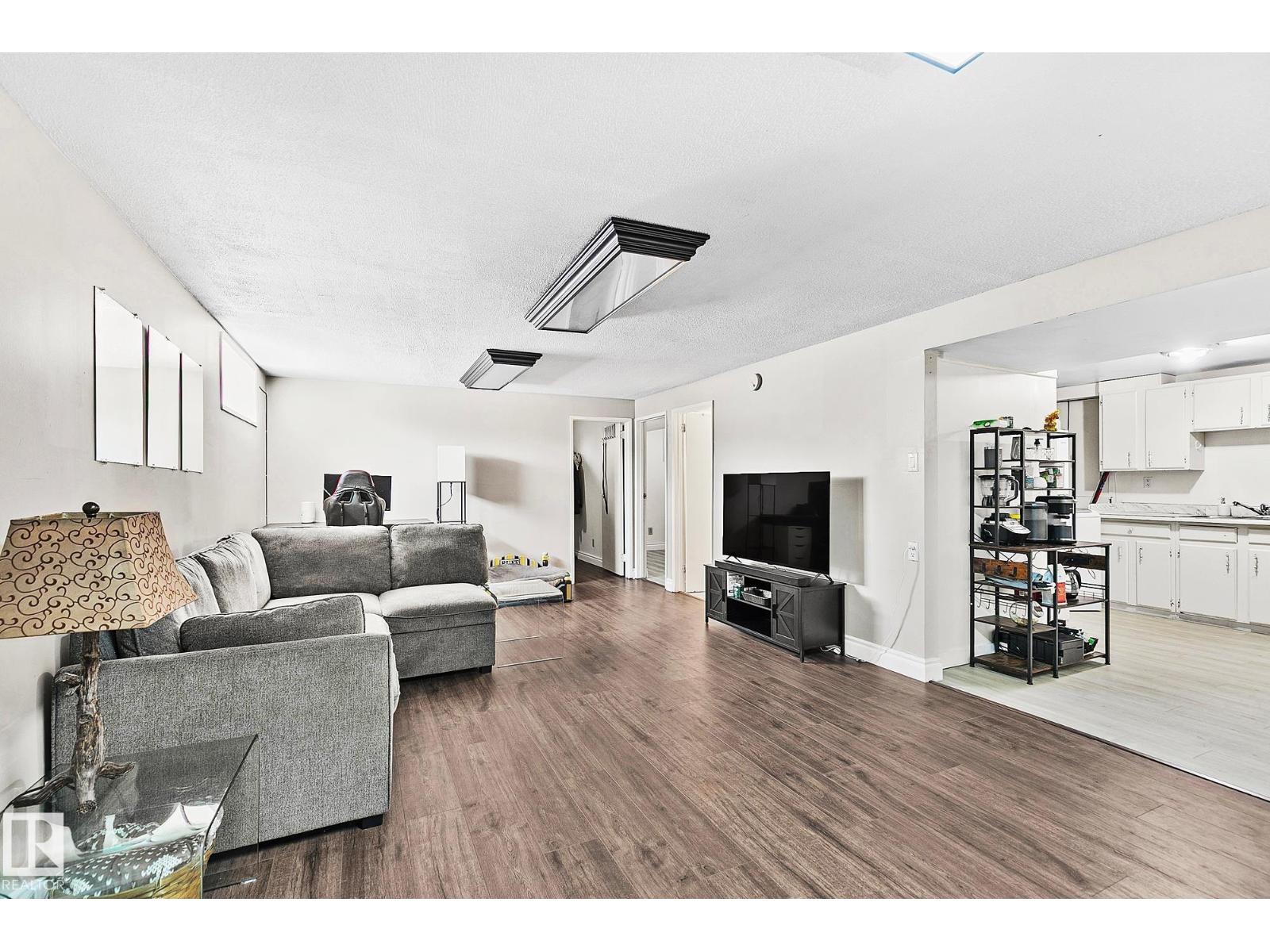 17059 98 ST NW - 17