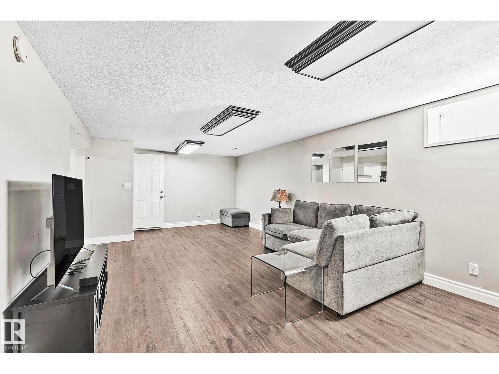 17059 98 ST NW - 21