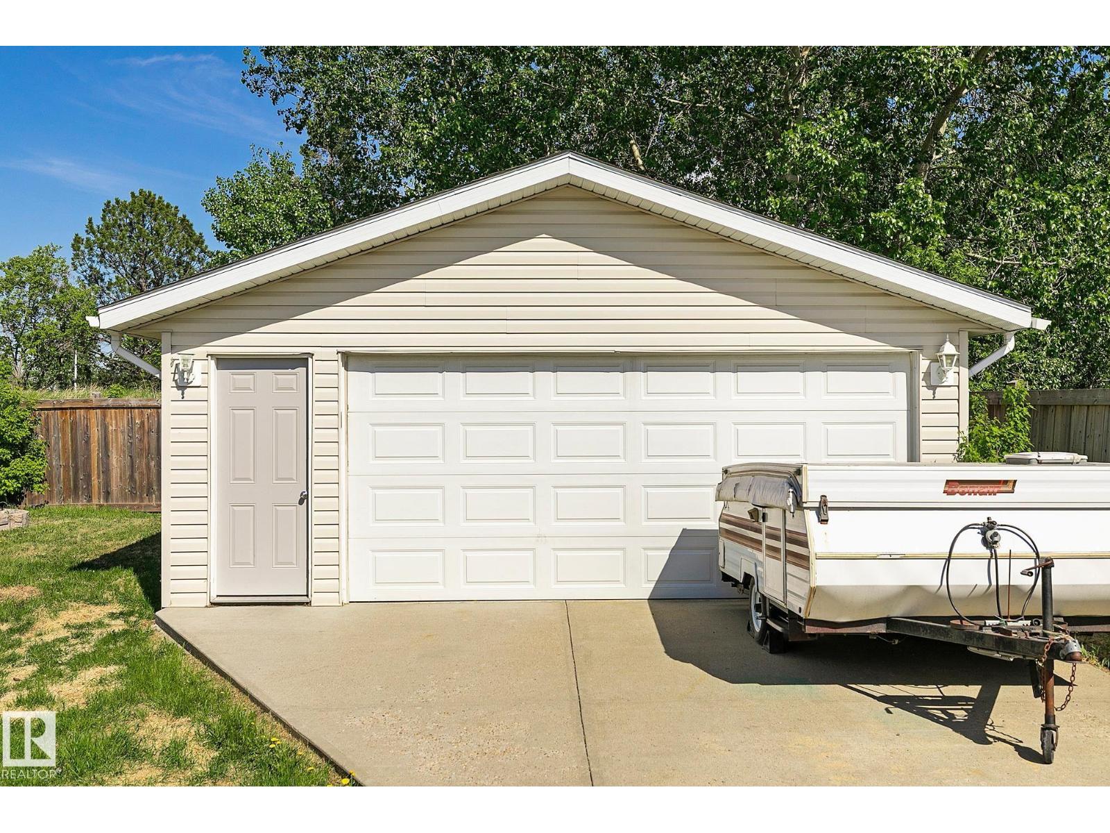 17059 98 ST NW - 31