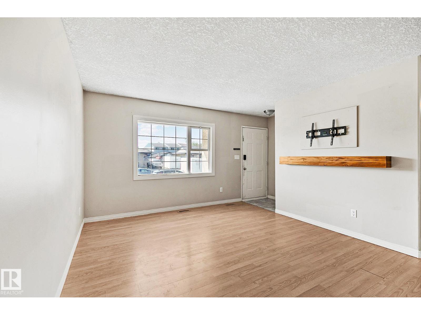 17059 98 ST NW - 5