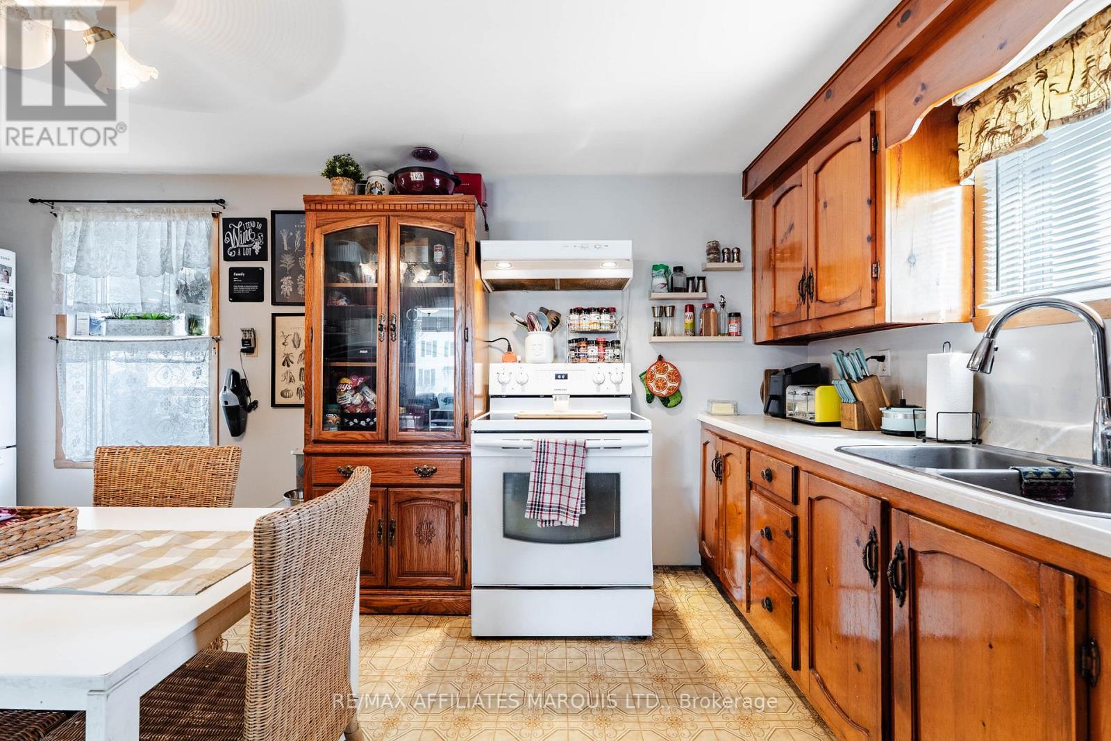 22 FROST AVENUE - 12