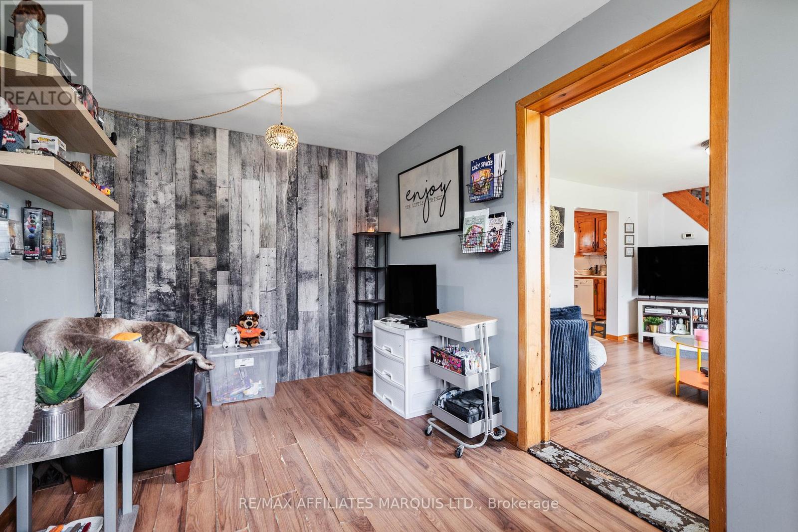 22 FROST AVENUE - 4