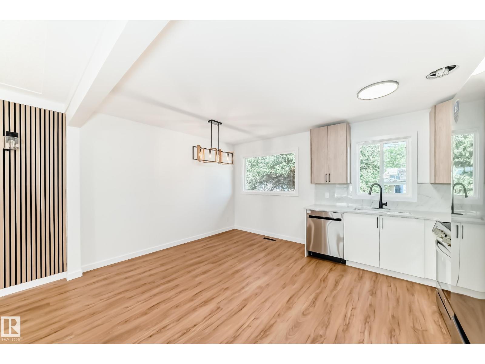 4842 116ave NW — photo 9
