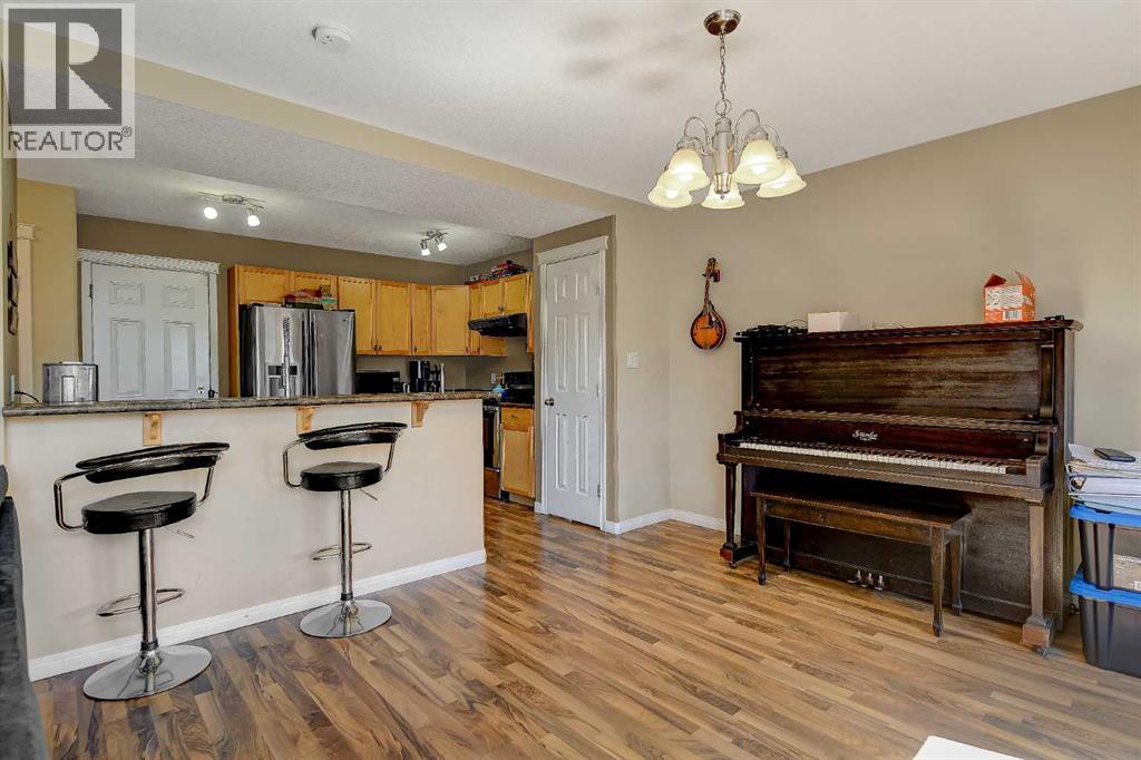 8717 65 Avenue - 6