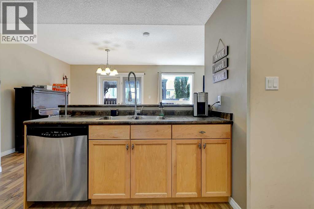 8717 65 Avenue - 9