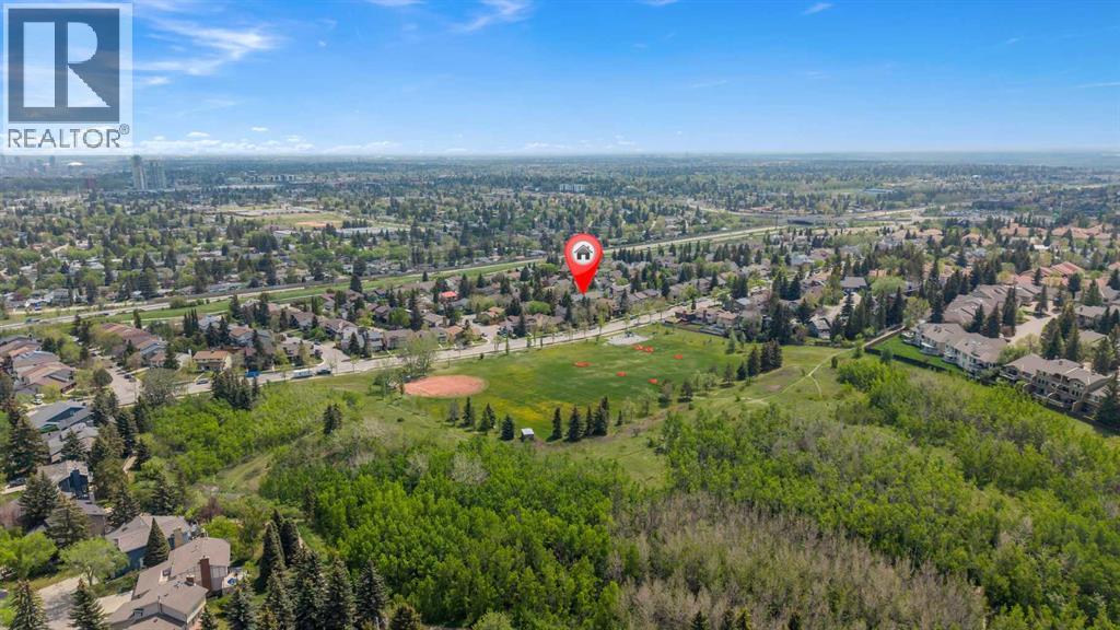 160 Strathcona Close SW - 30