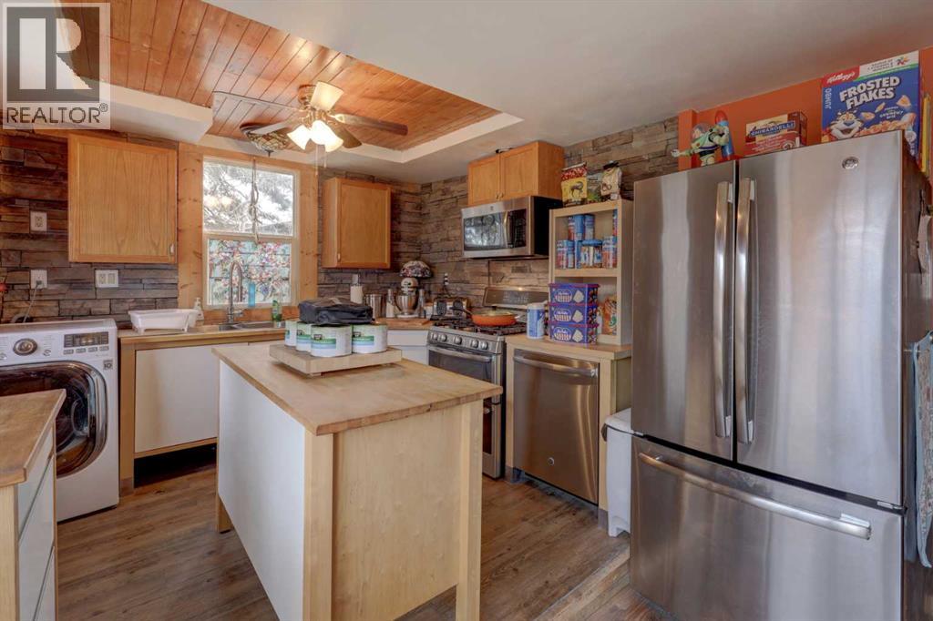 6424 32 Avenue NW - 11