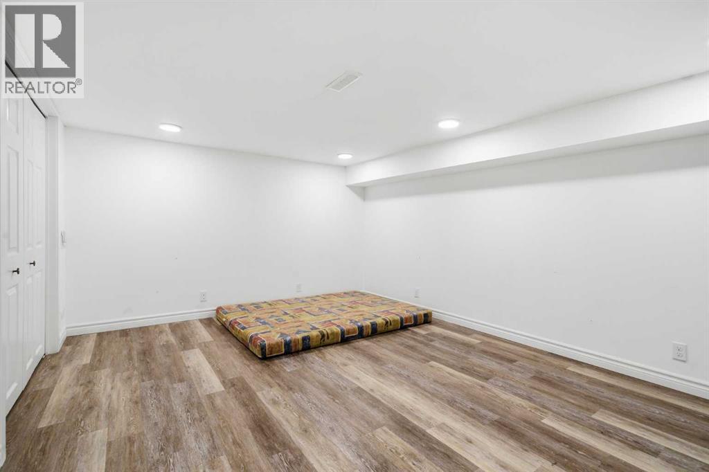 12040 338 Avenue E - 30