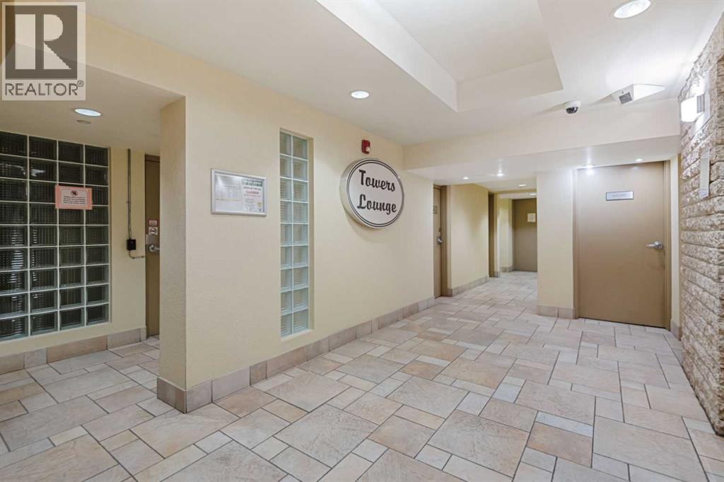 #903, 4555 Varsity Lane NW - 43