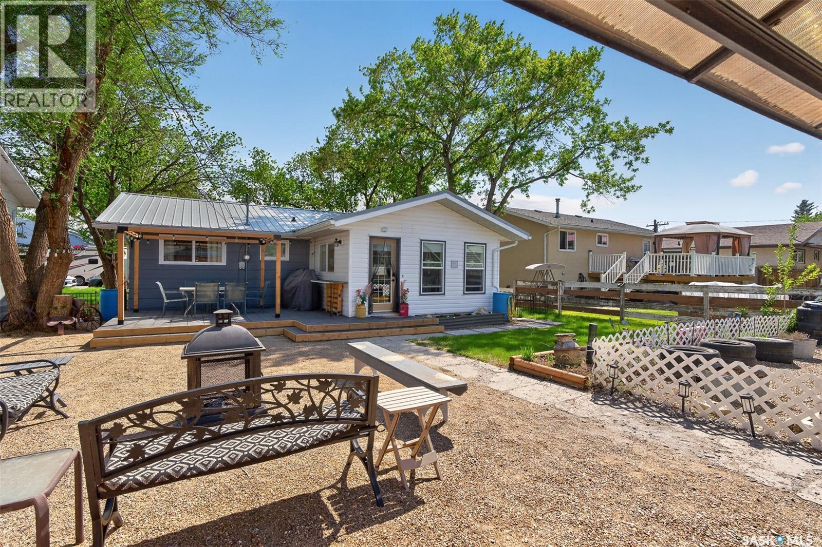 838 Ominica STREET W - 46