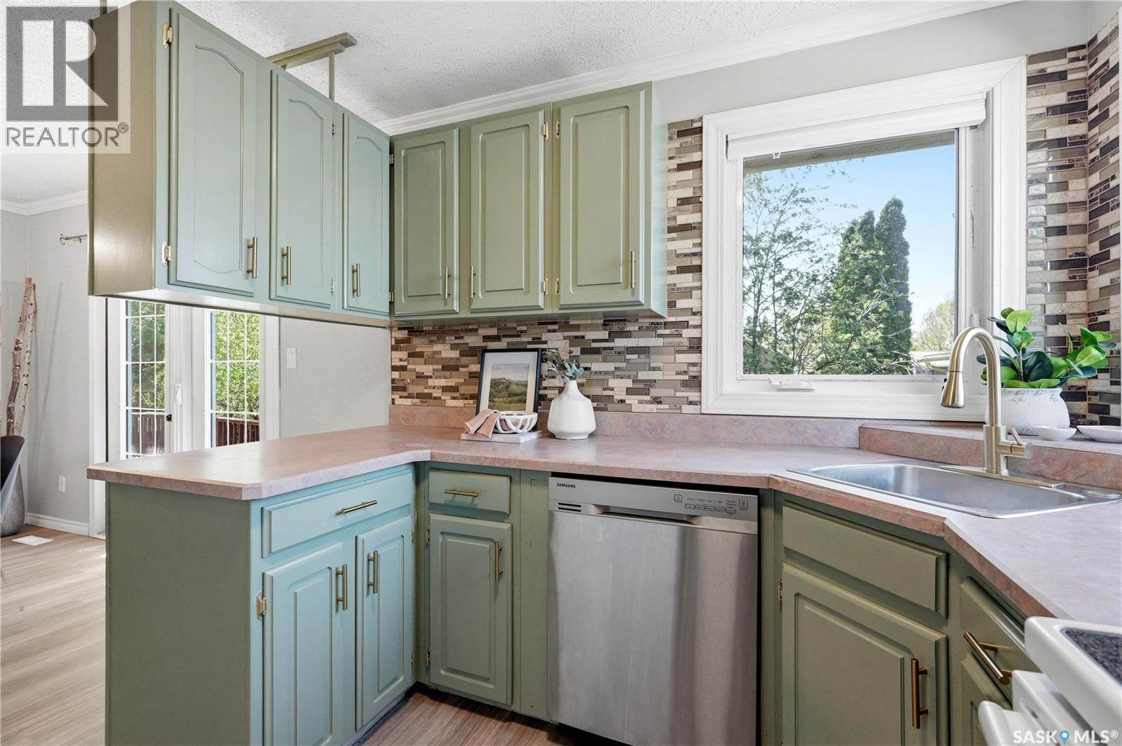 118 Laurentian DRIVE - 12