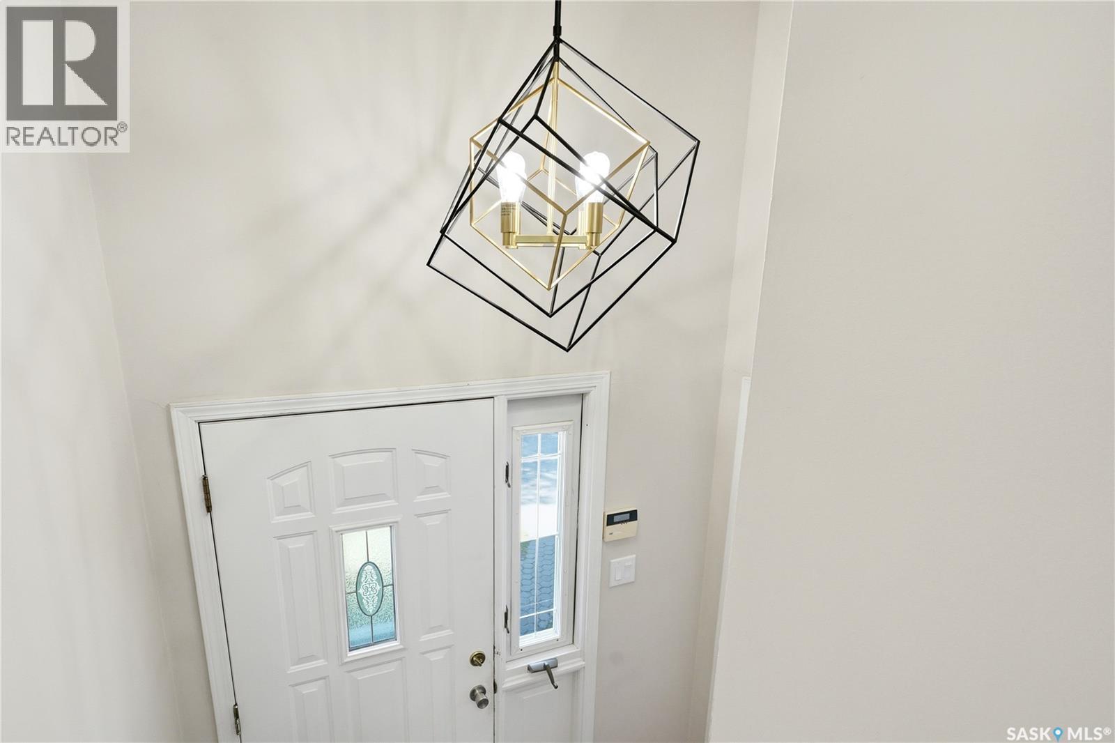 118 Laurentian DRIVE - Image 3