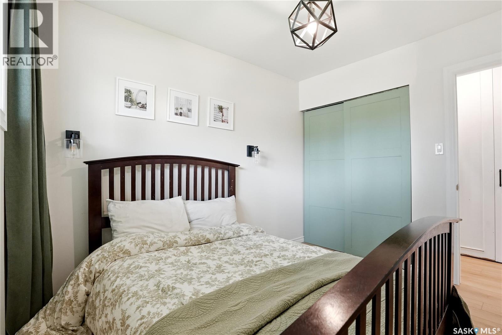 21 Potter CRESCENT - 21