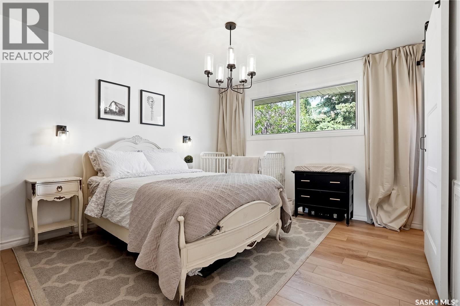 21 Potter CRESCENT - 22