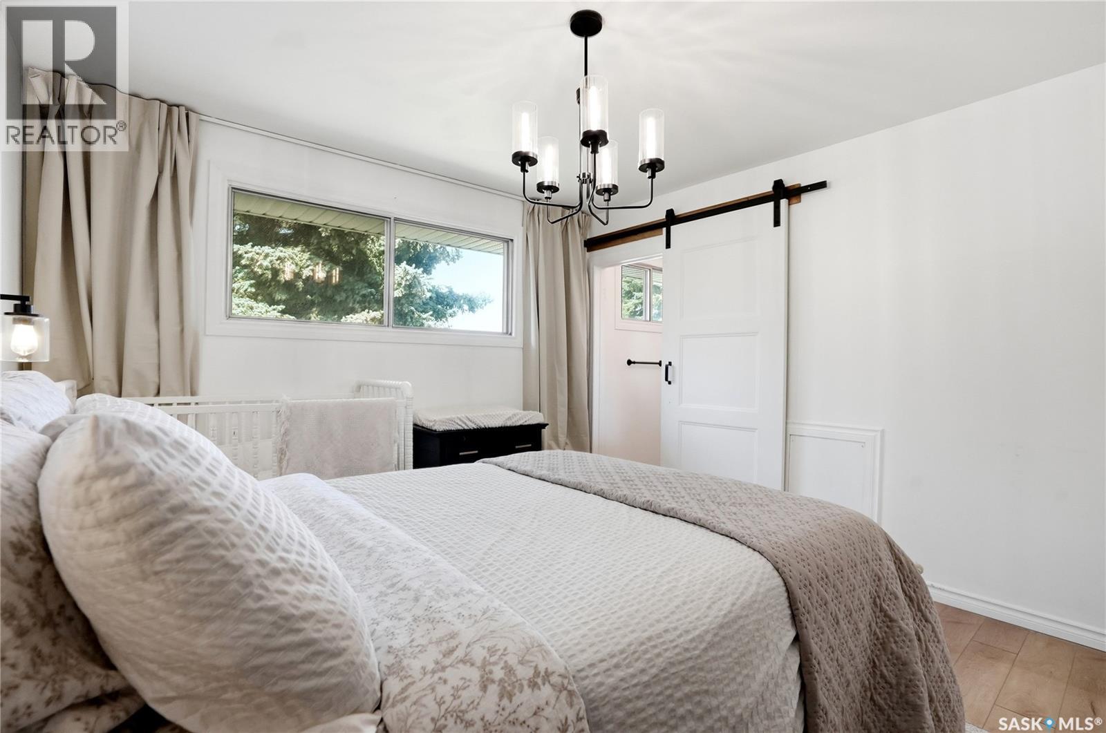 21 Potter CRESCENT - 24