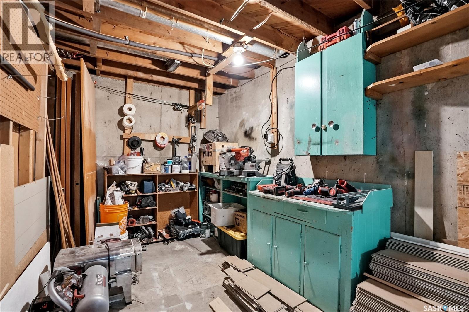 21 Potter CRESCENT - 34
