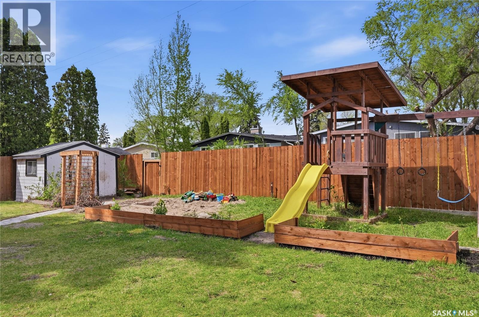 21 Potter CRESCENT - 44