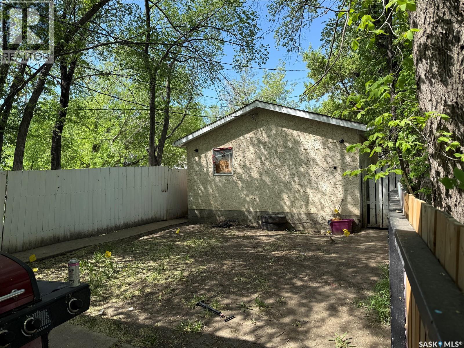 111 M AVENUE S - 13
