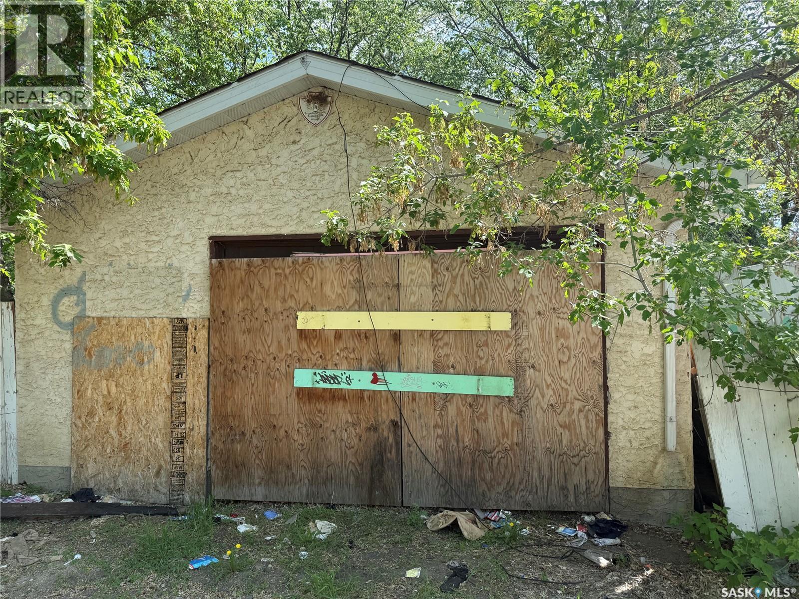 111 M AVENUE S - 15