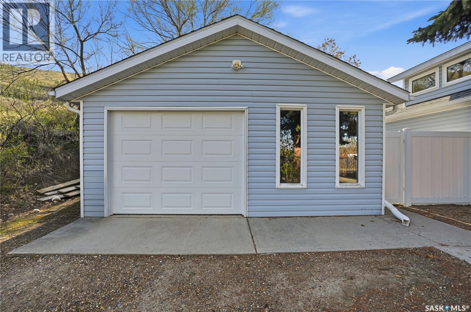 24 Alice CRESCENT - 30