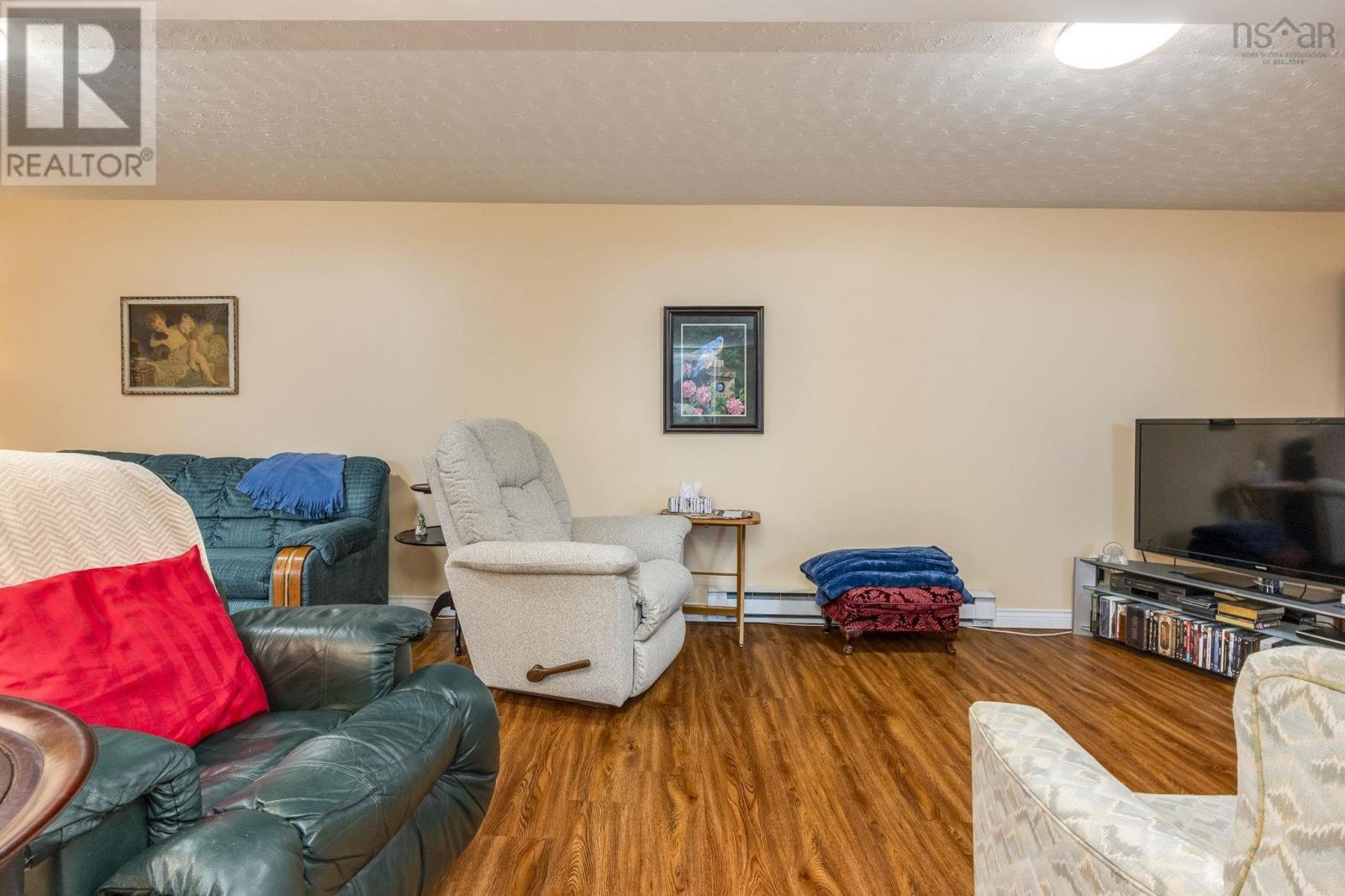 5442 Highway 2 - 30