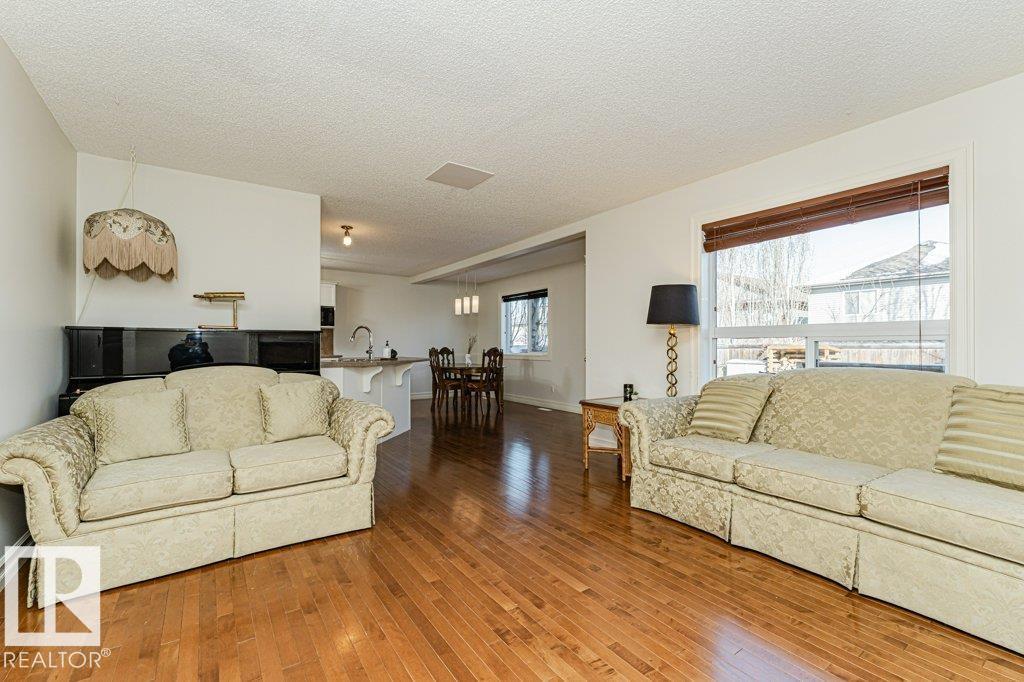126 BOXWOOD BN - 30