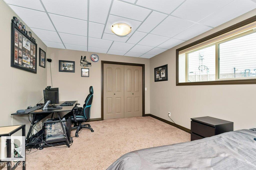 33 HILLCREST PT — photo 51