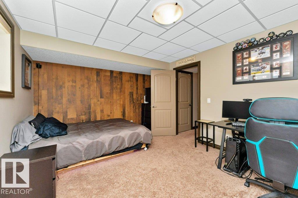 33 HILLCREST PT — photo 52