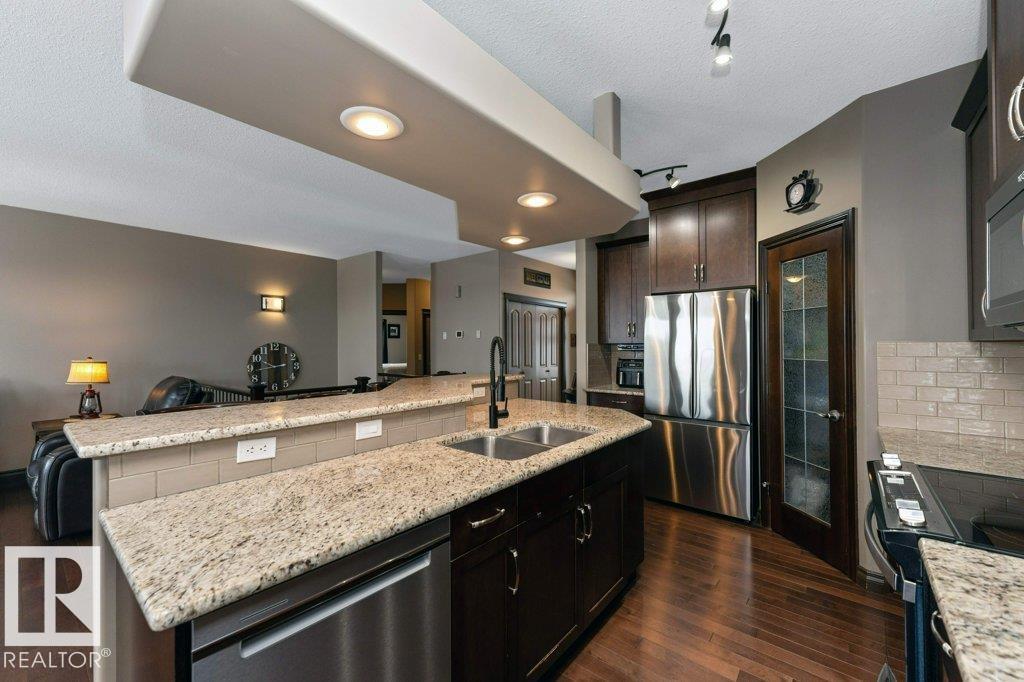 33 HILLCREST PT — photo 21