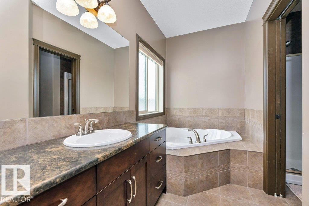 33 HILLCREST PT — photo 25
