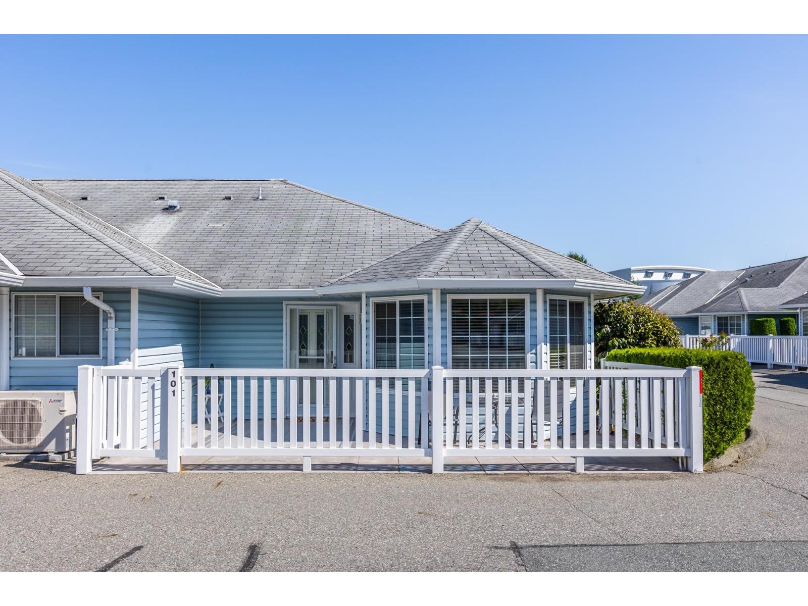 101 1450 MCCALLUM Road - photo 2