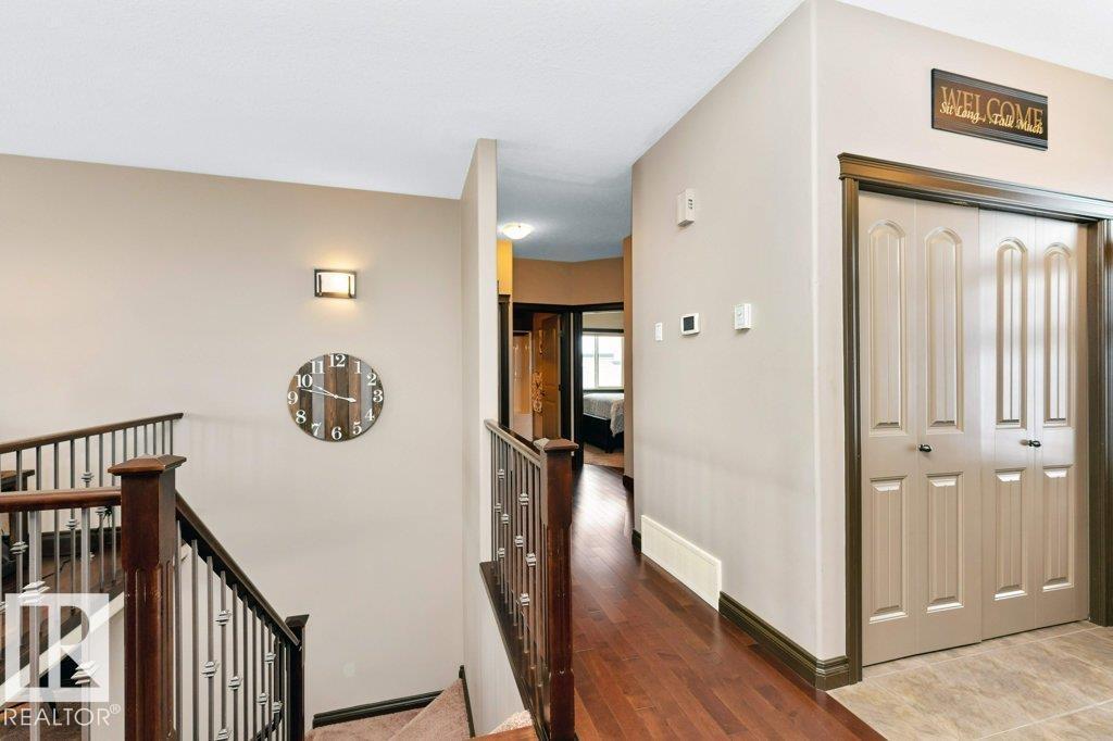 33 HILLCREST PT — photo 40