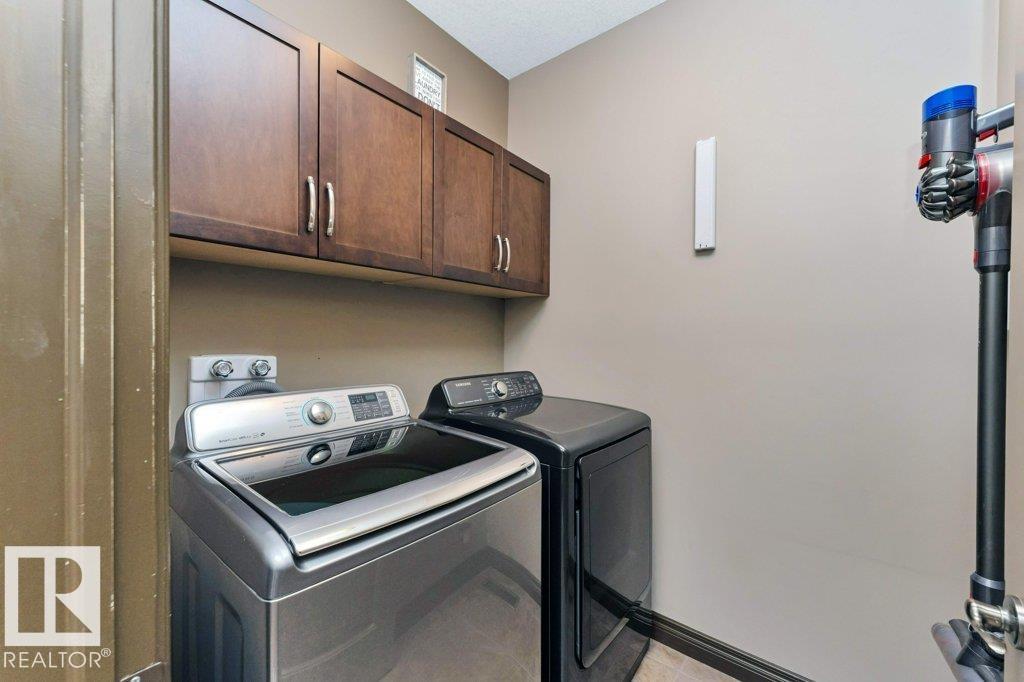 33 HILLCREST PT — photo 45