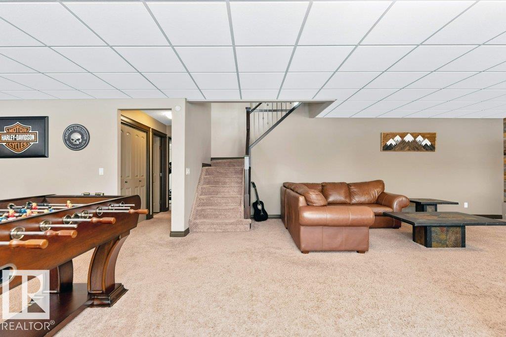 33 HILLCREST PT — photo 46