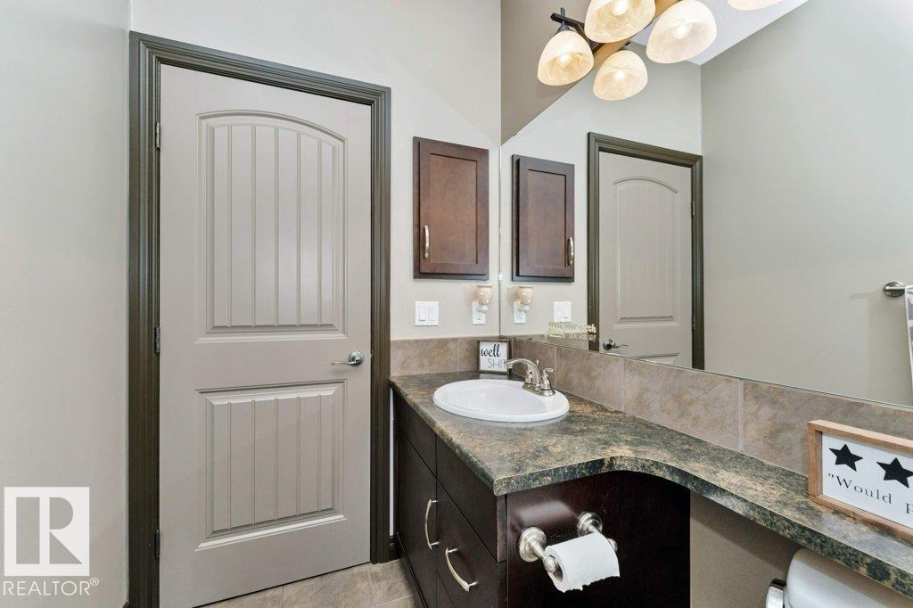 33 HILLCREST PT — photo 44