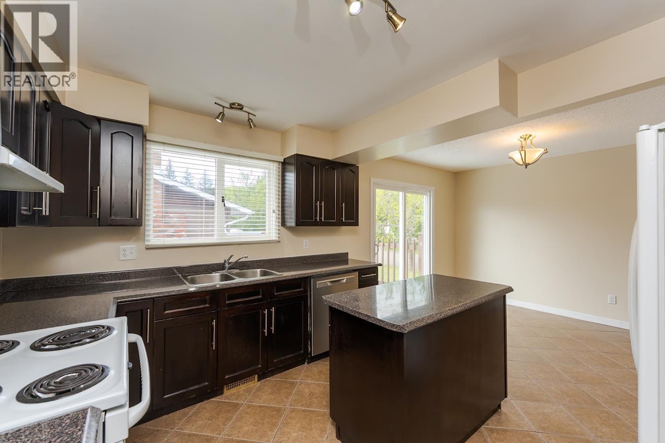 4143 22ND AVENUE - 10