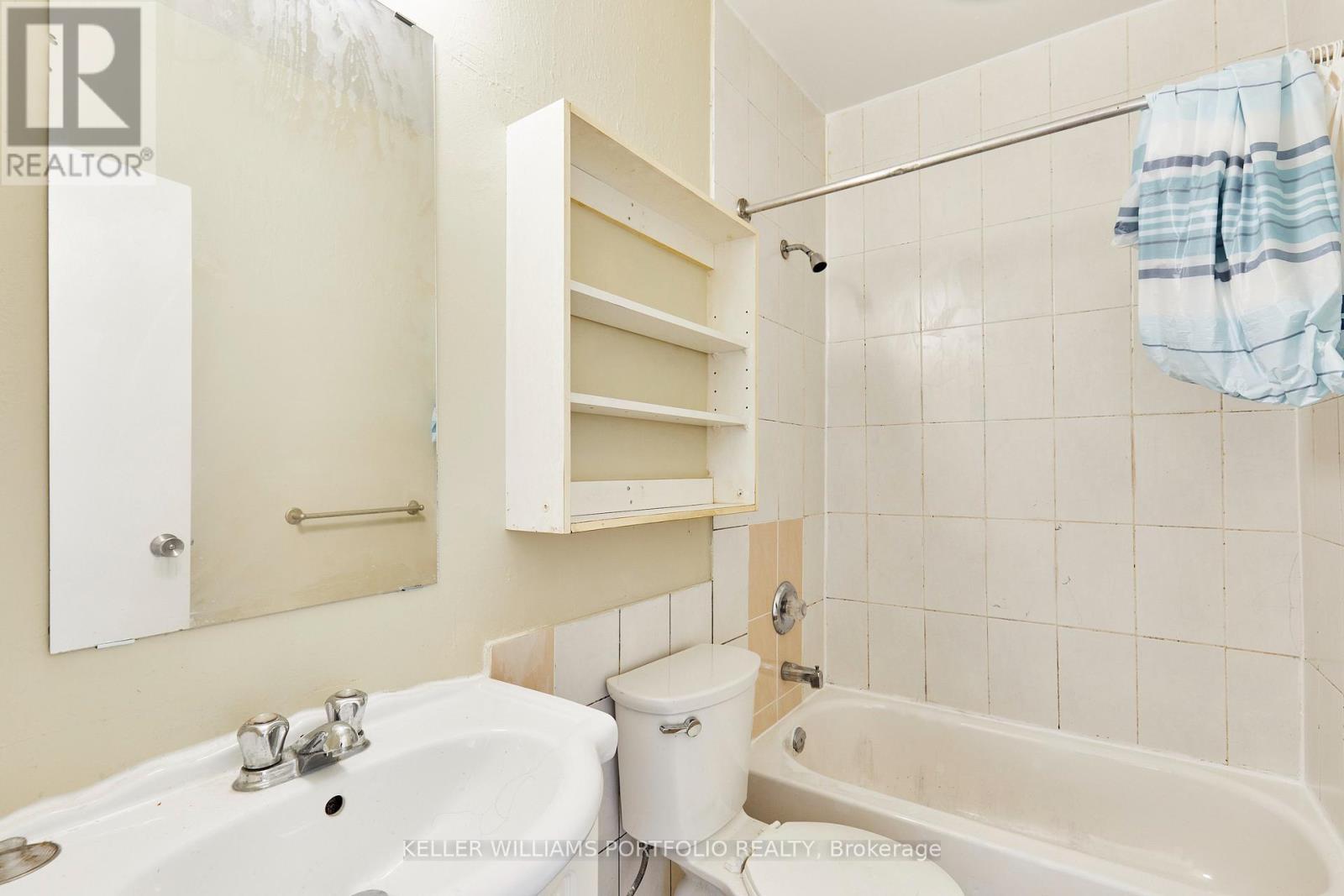 1395 GERRARD STREET E - 27