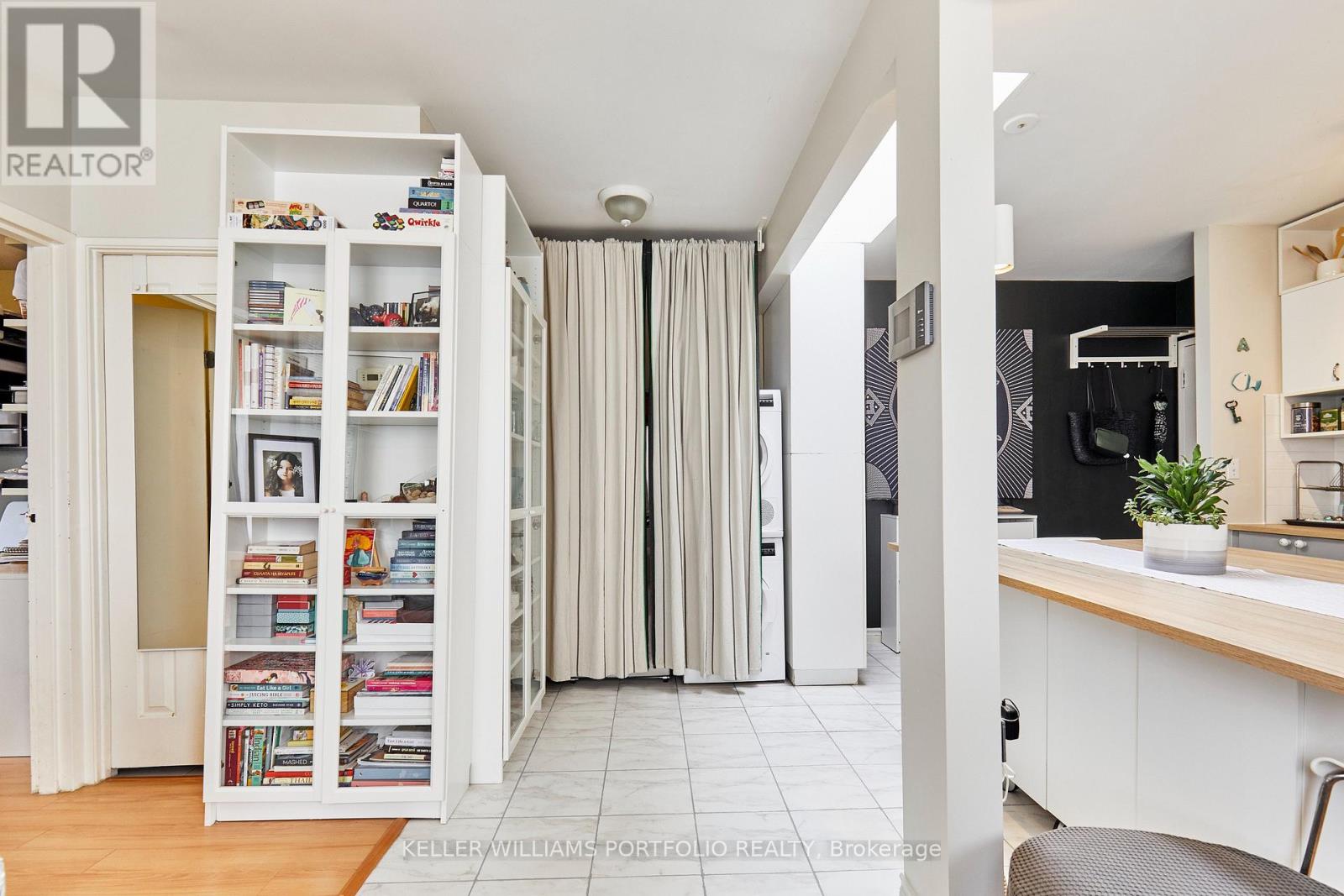 1395 GERRARD STREET E - 39