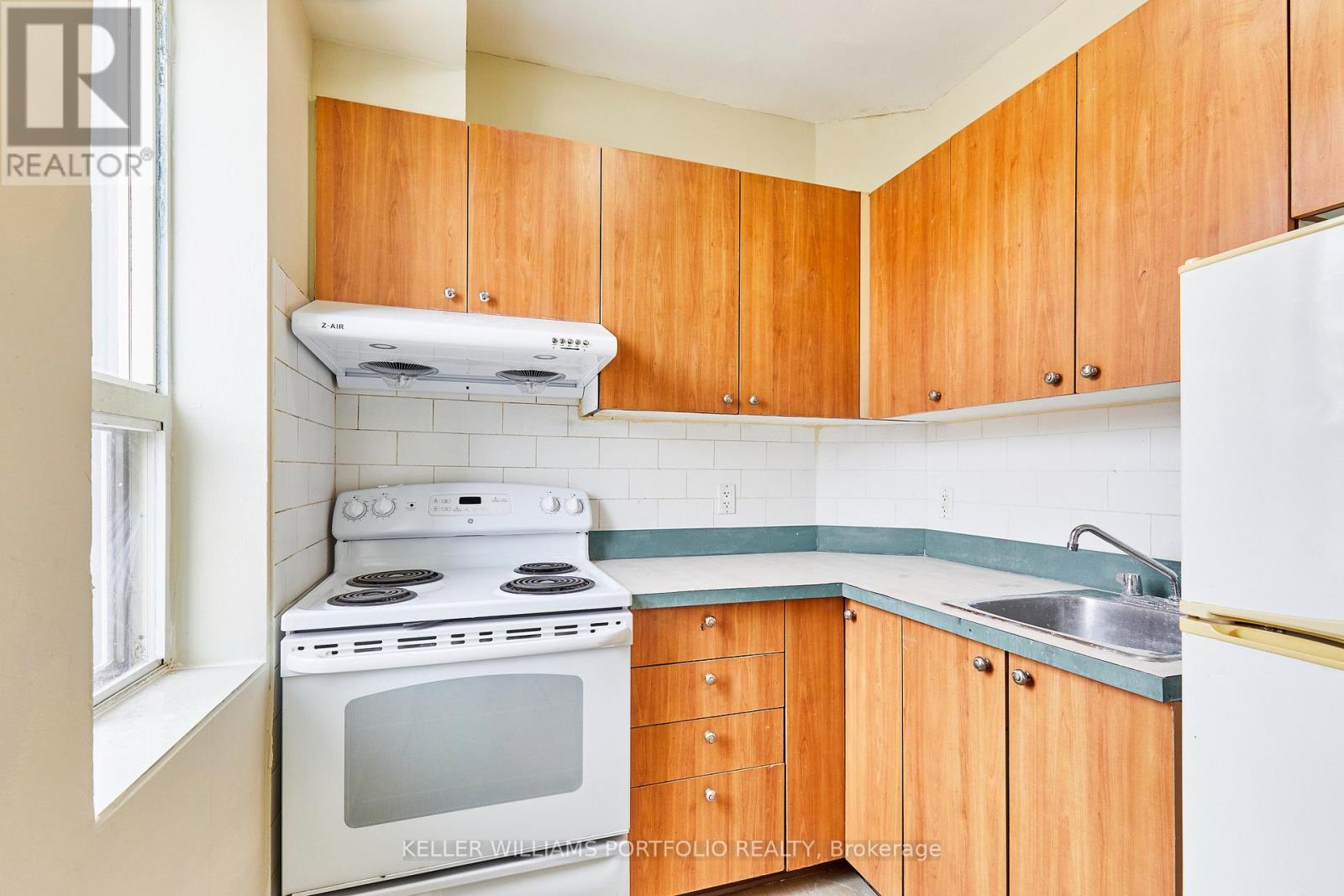 1395 GERRARD STREET E - 23