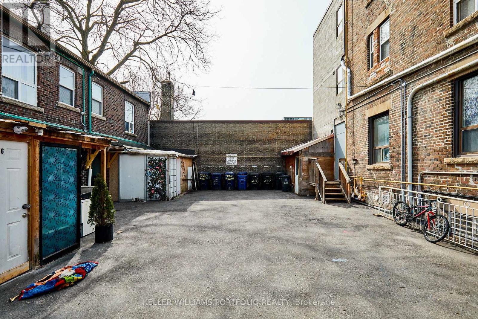 1395 GERRARD STREET E - 29