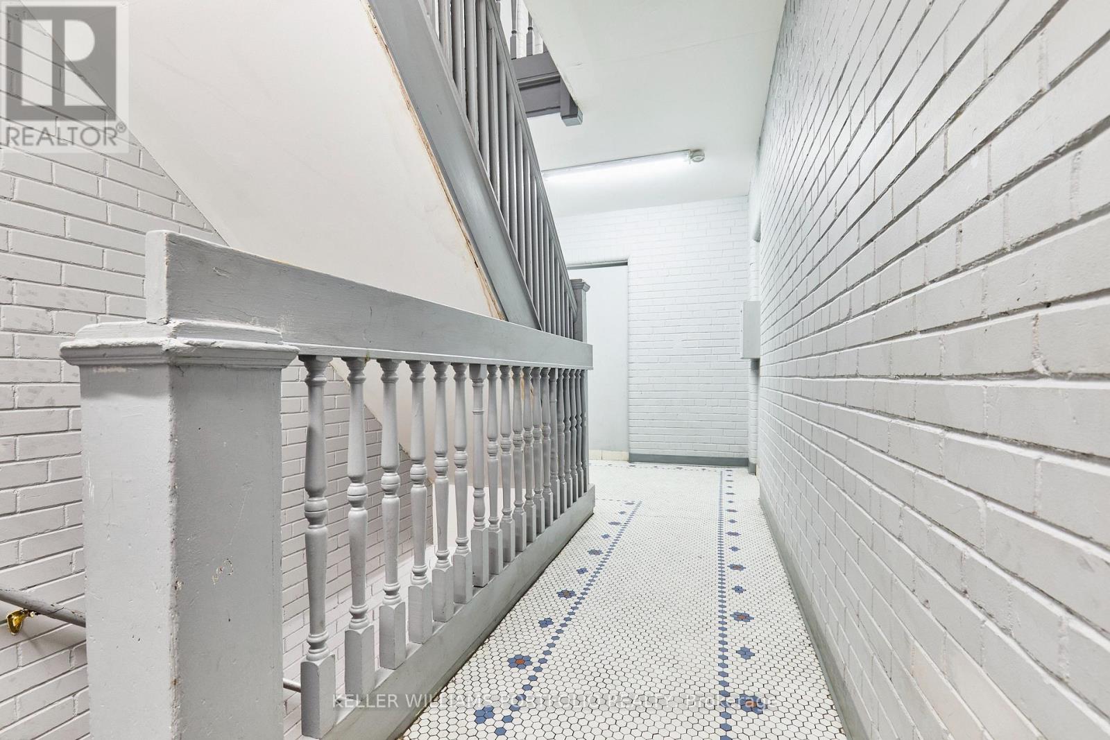 1395 GERRARD STREET E - 9