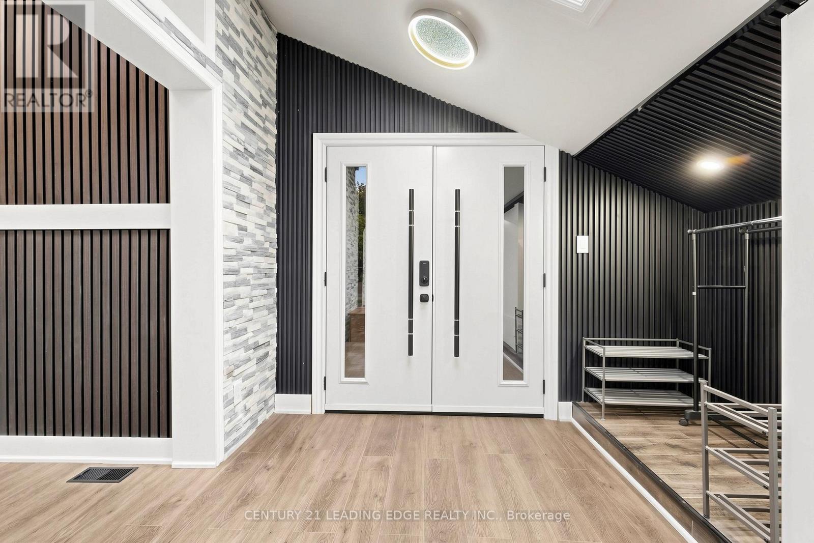 26 CARTIER CRESCENT - 24
