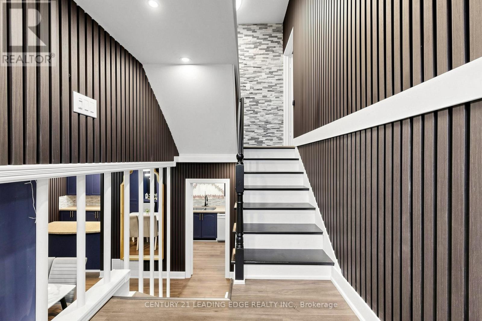 26 CARTIER CRESCENT - 26