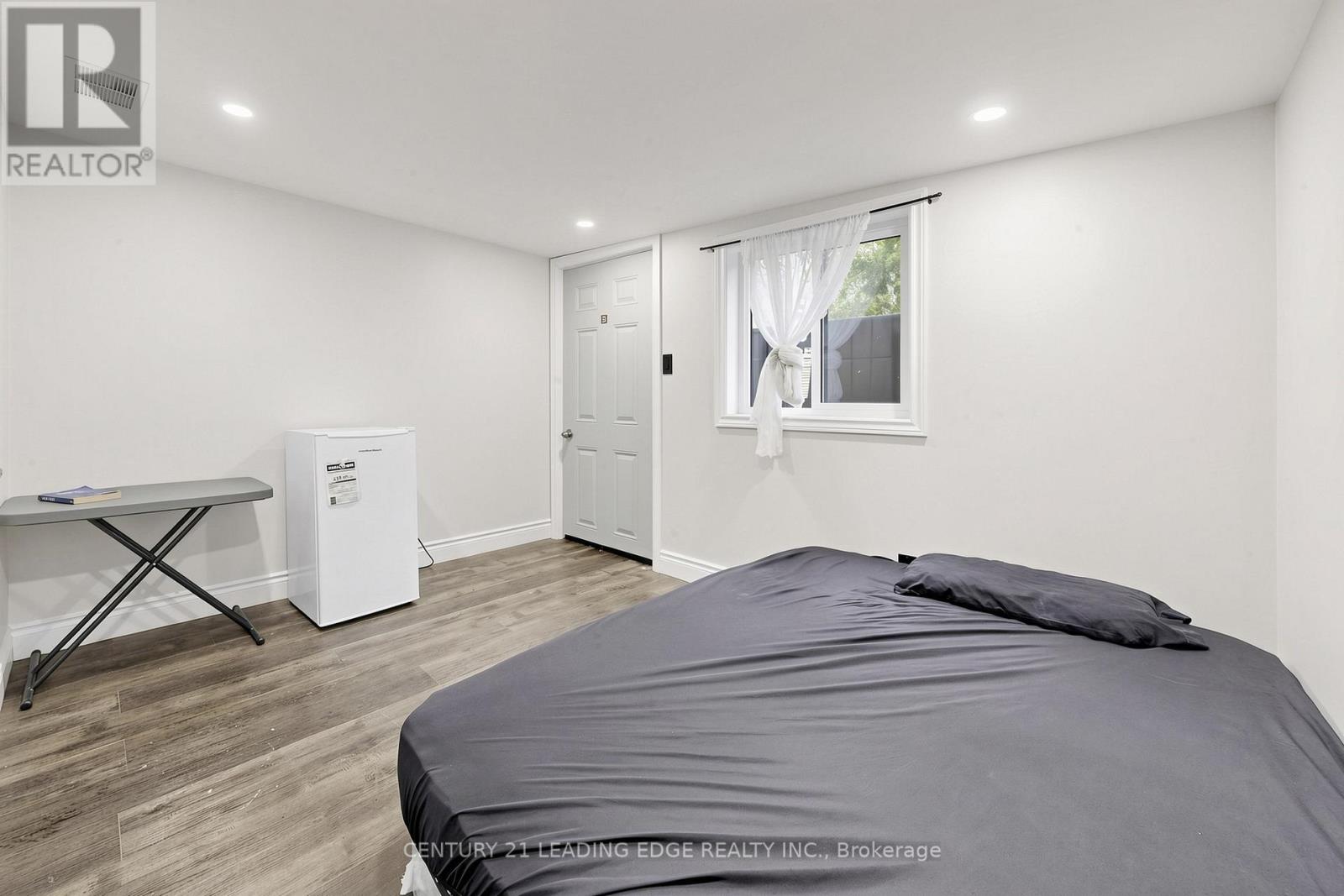 26 CARTIER CRESCENT - 41