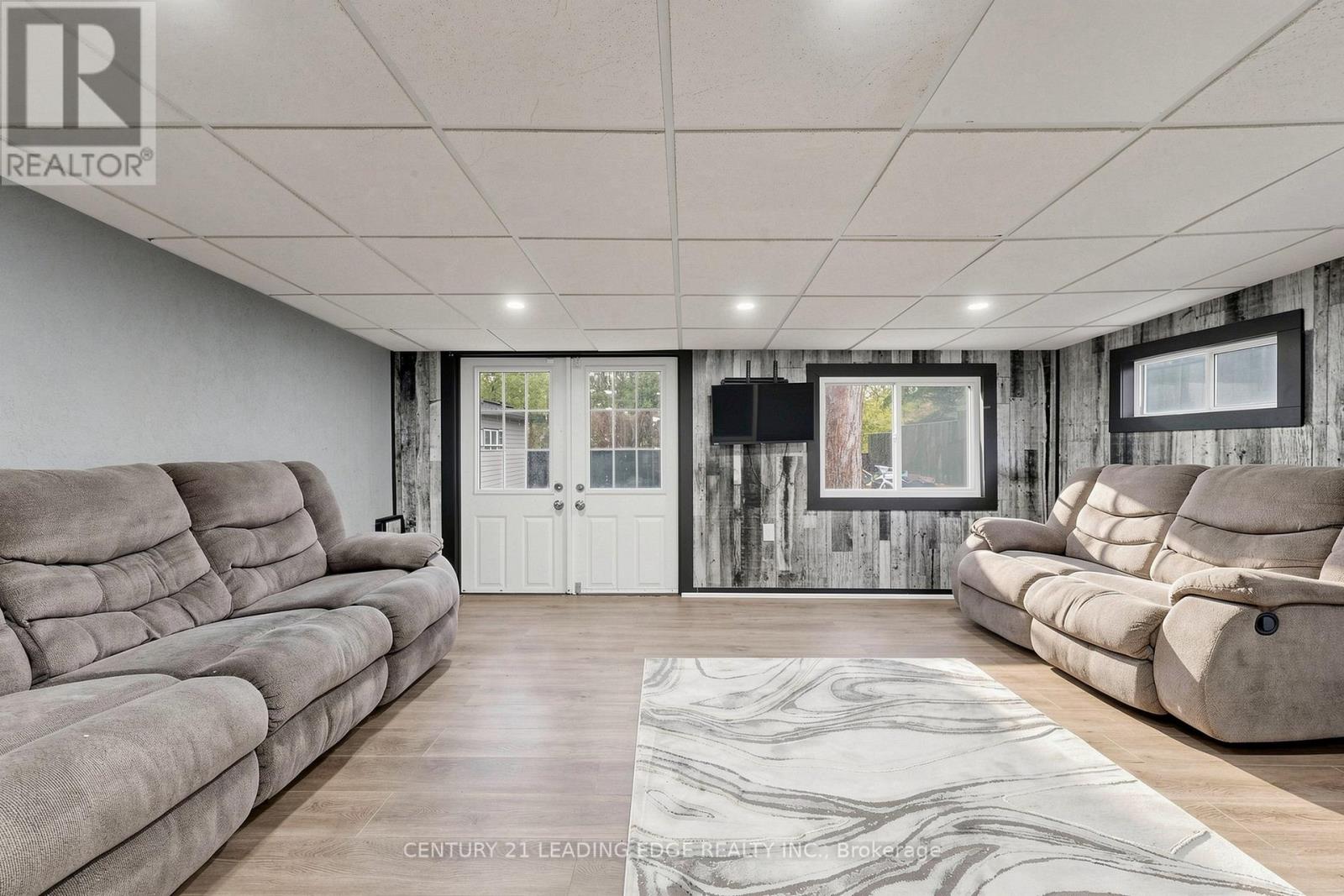 26 CARTIER CRESCENT - 6