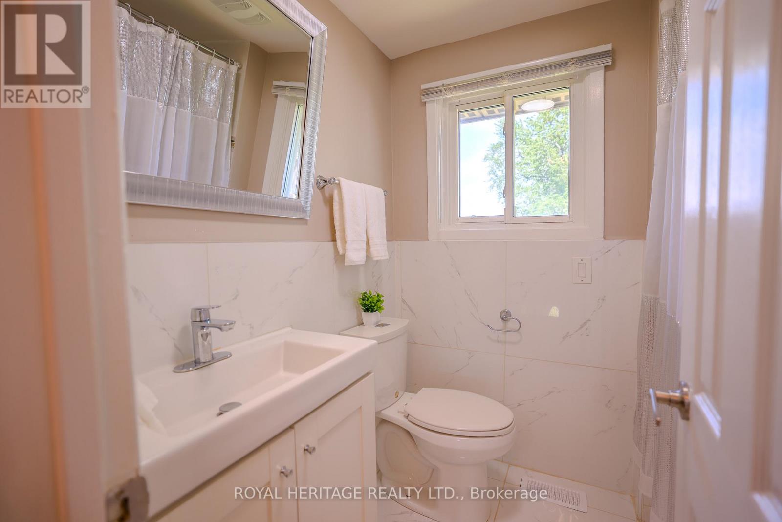 1092 CEDAR STREET - 18